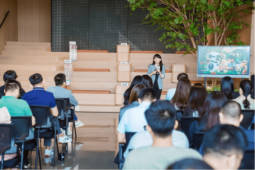 🌸凤凰视频【香港二四六开奖免费资料】-“天热了，请您喝瓶水” 本报与观澜新闻携手农夫山泉致敬城市守护者  第1张